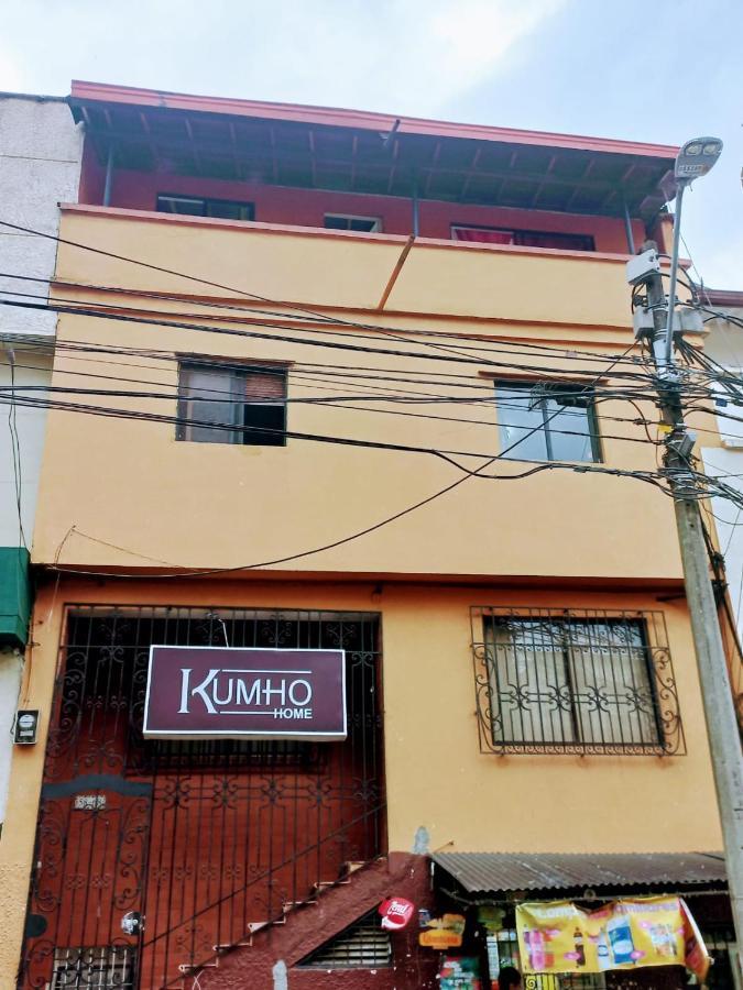 Hostel Kumho Home Medellín Buitenkant foto