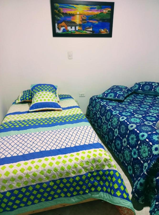 Hostel Kumho Home Medellín Buitenkant foto