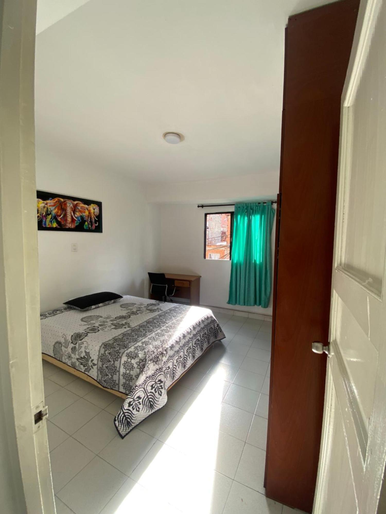 Hostel Kumho Home Medellín Buitenkant foto
